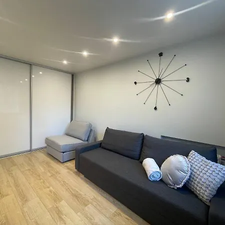 Modern 1br Haven Near Two Parks Ryga