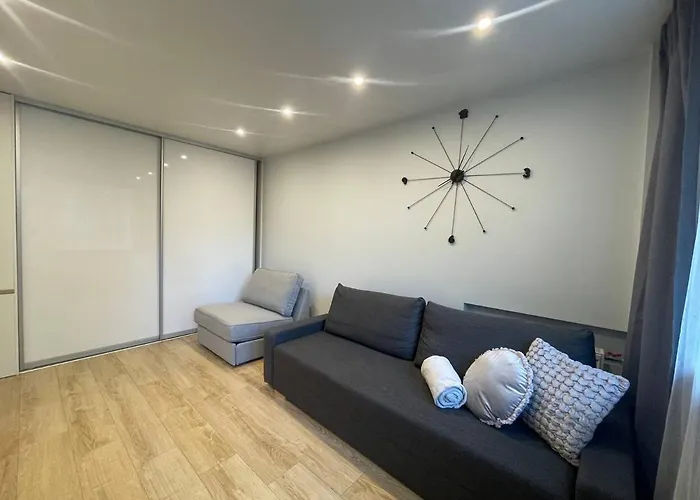 Modern 1br Haven Near Two Parks 里加