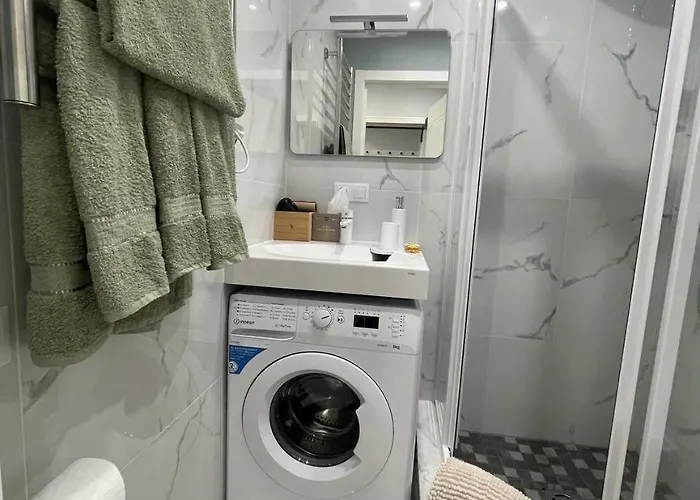 Modern 1br Haven Near Two Parks 公寓